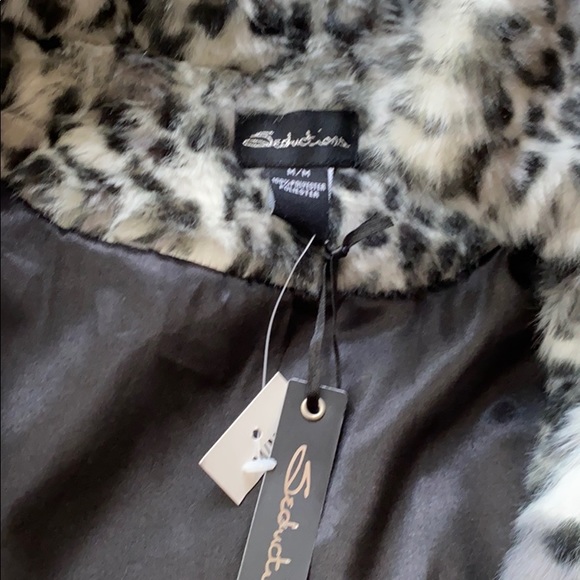 Faux fur Vest - M Size by seductions - Picture 4 of 4